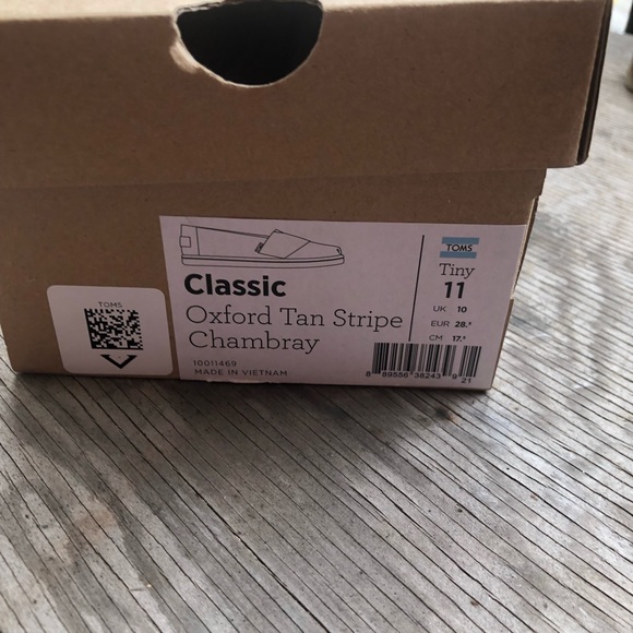 Kids TOMS shoes BNIB - Picture 8 of 10